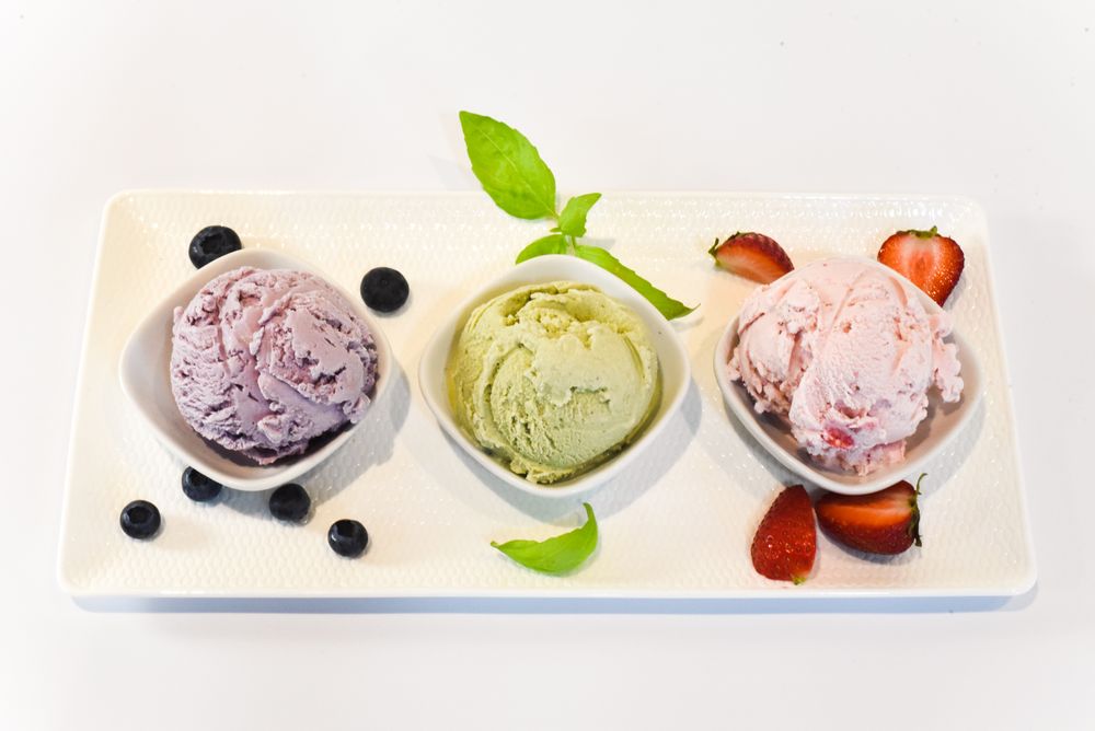 Plate of three different ice cream scoops
