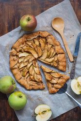 Apple crostata fresh from the oven
