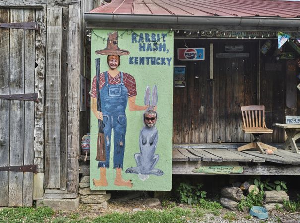 One of several countrified spots in the tiny settlement of Rabbit Hash, Kentucky