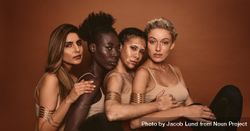 Portrait of female models with different skins 4ZPnA0