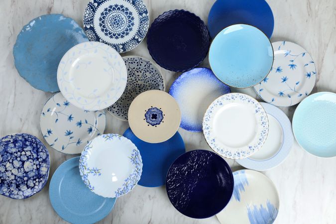 Top View Various Size Blue Shade Plate