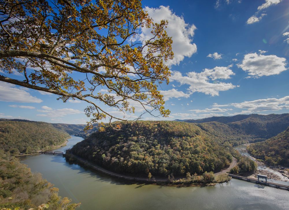 View from above of a dramatic horseshoe bend of the New River, Ansted, West Virginia