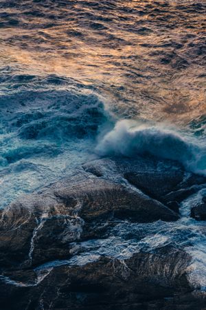 Big rocks and wavy sea
