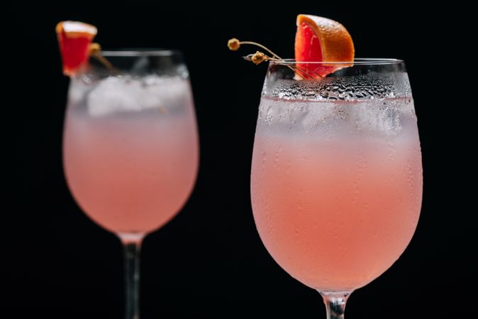 Cocktail grapefruit. Alcoholic beverage with ice