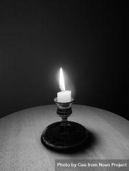 Lone candle 43J6Z5