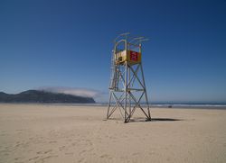 Lifeguard tower on the beach Seaside, Oregon z0g1W4