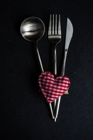 Dark cutlery set for St. Valentines day