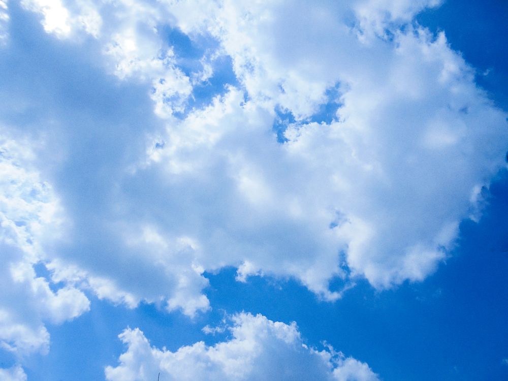 cloud in the blue sky