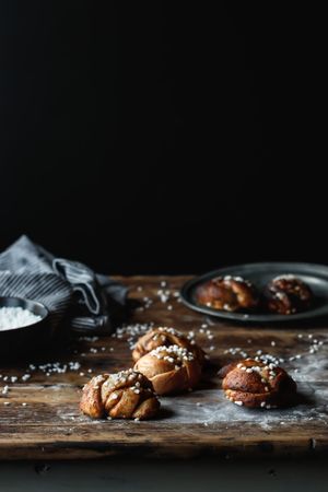 Cardamom buns on grating