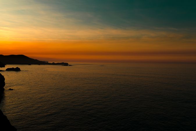 Peaceful endless ocean in sunset
