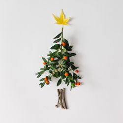 Christmas tree made of leaves and berries