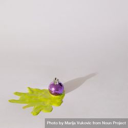 Purple Christmas decoration with shadow with green abstract tree 4dN7a0