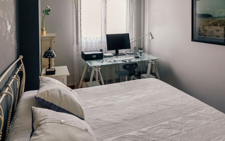 Double bedroom with home office