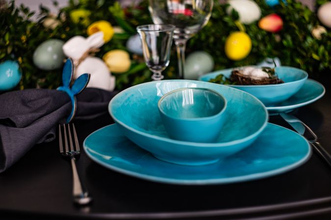 Blue plates on Easter themed table