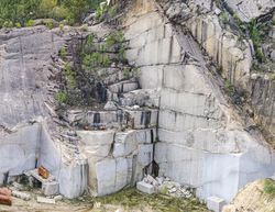 Block in quarry