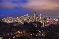 City skyline of Seattle during night time 41vy7b