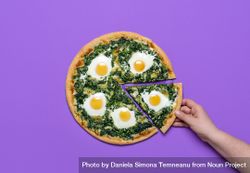 Vegetarian pizza with eggs and spinach, top view 41JkNb