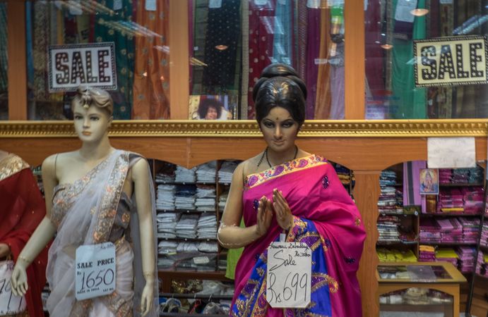 Mannequin of Indian lady bowing
