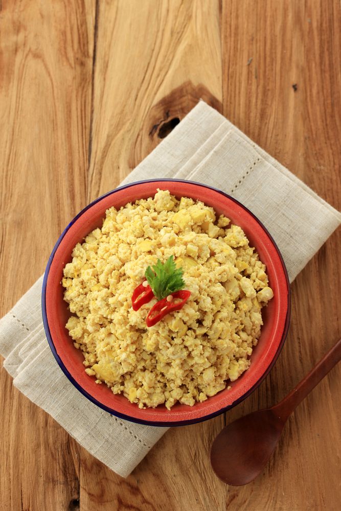 Sudanese dish of tahu bubuk, crushed tofu with egg and spice