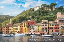 View of Portofino, the village and the marina, Liguria, Italy 56GGvx
