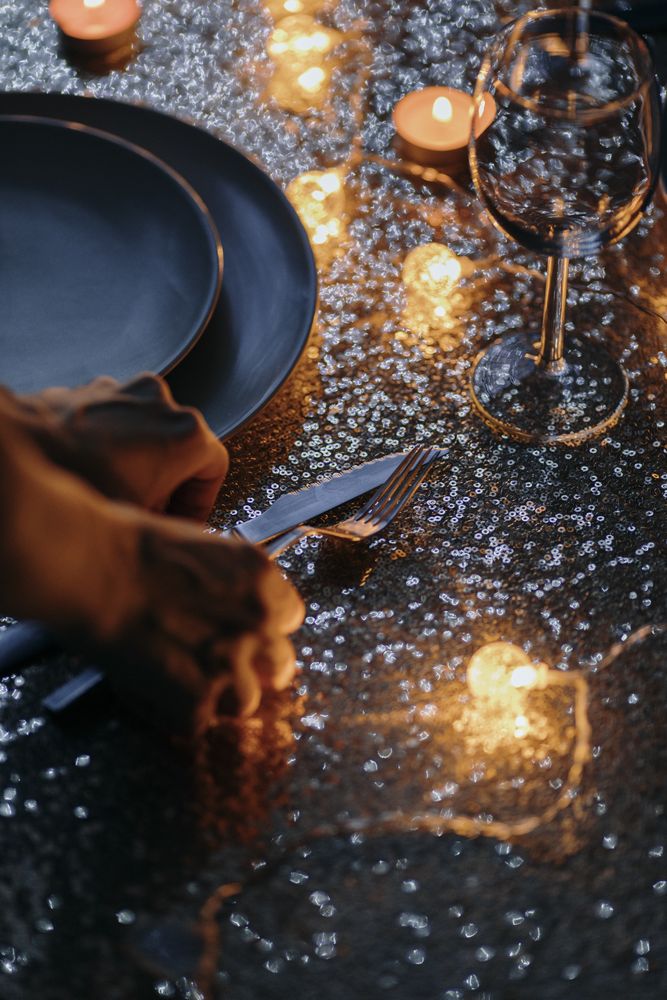 Setting festive table