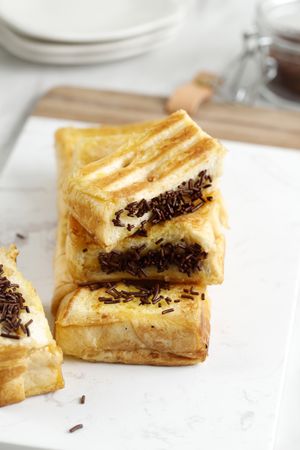 Roti Bakar Bandung, Roti Bakar Cokelat.