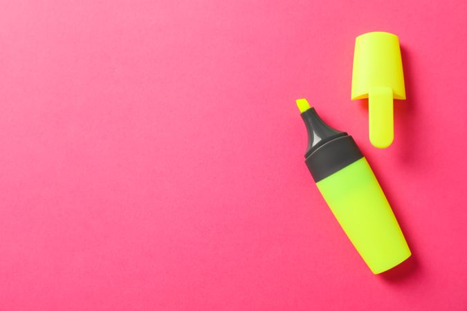 Open highlighter on color background, space for text