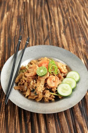 Char kuey teow, Chinese meal with shrimp