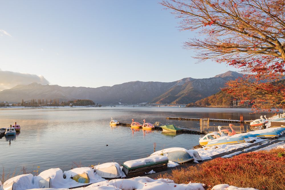 Autumn landscape at Lake Kawaguchiko in Yamanashi, Japan