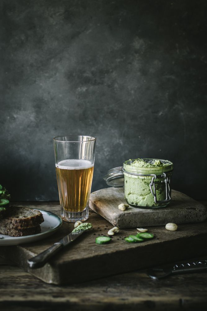 Toasts with cashew pate