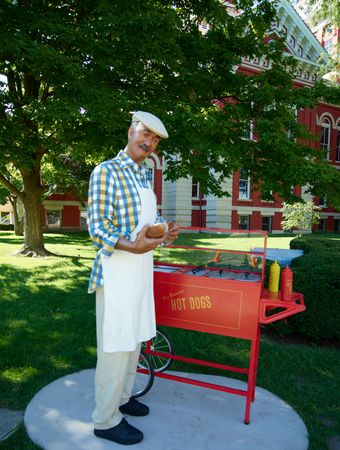 A jovial hot-dog peddler statue, Crown Point, Indiana