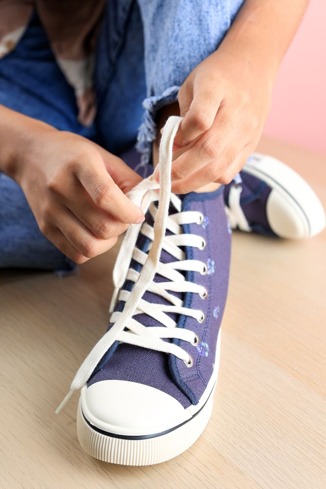 Female Hand Tied Shoe Lace