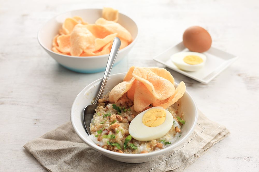 Bubur Ayam Diaduk with Crackers and Eggs