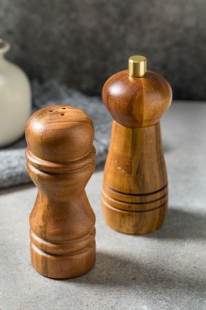 Wooden Salt and Pepper Shaker Mills