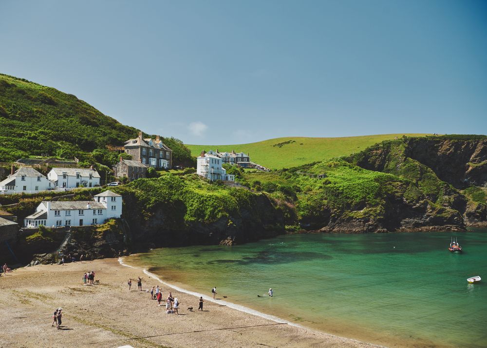 Houses in Cornwall overlooking a quiet beach