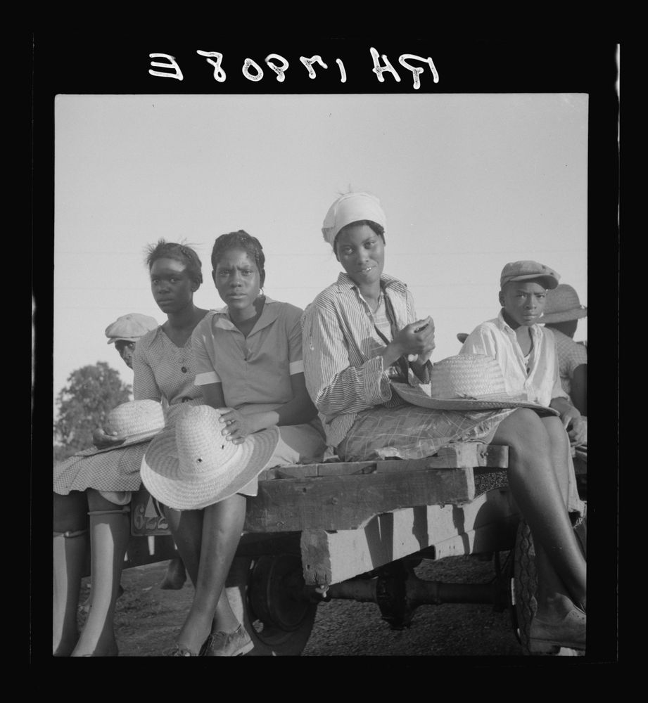Women being transported from Memphis, Tennessee to an Arkansas plantation, 1937