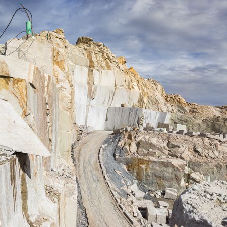Block and heavy machinery in quarry