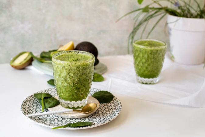 Healthy green smoothie detox