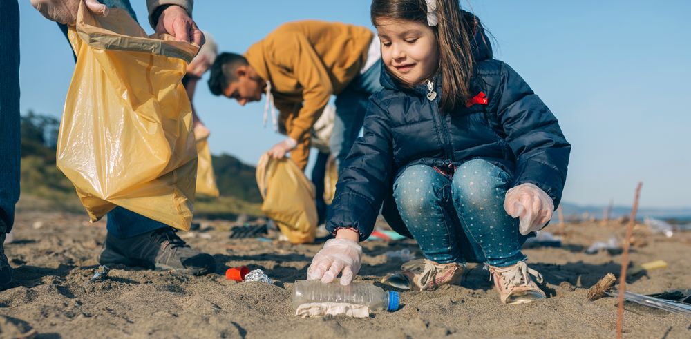 Volunteers cleaning the beach