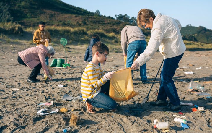 Volunteers cleaning the beach