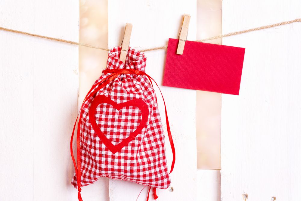 Drawstring gift bag and message card