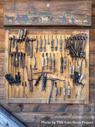 Carpenter's tool wall with Poya 5r9OwZ