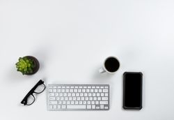 Desktop setup via wireless technology