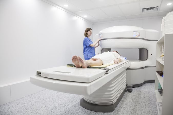 open magnetic resonance machine