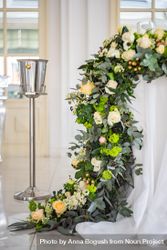 Wedding floral arrangement on table 41llwZ
