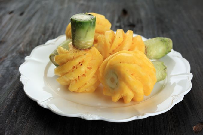 Peeled Nanas Madu Pemalang, Mini Pineapple