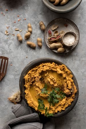 Lentil hummus with carrot and peanuts