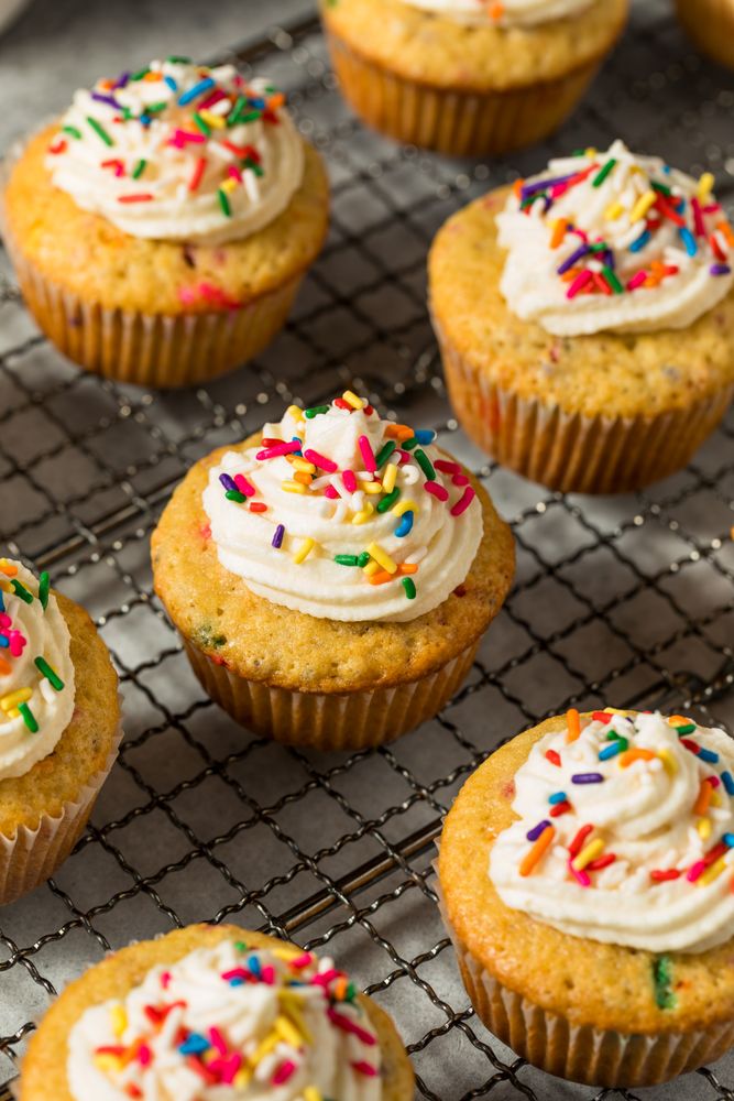 Sweet Homemade Funfetti Cupcakes