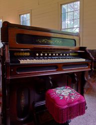 Antique church organ with embroidered seat o5oPG4