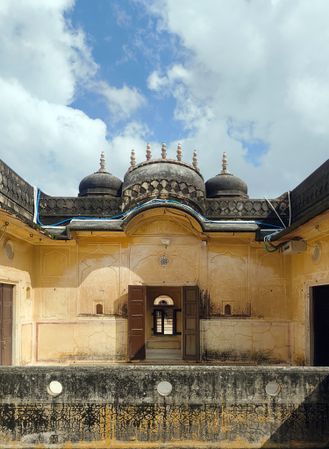 inner courtyard with arches at nahargarh fort jaipur